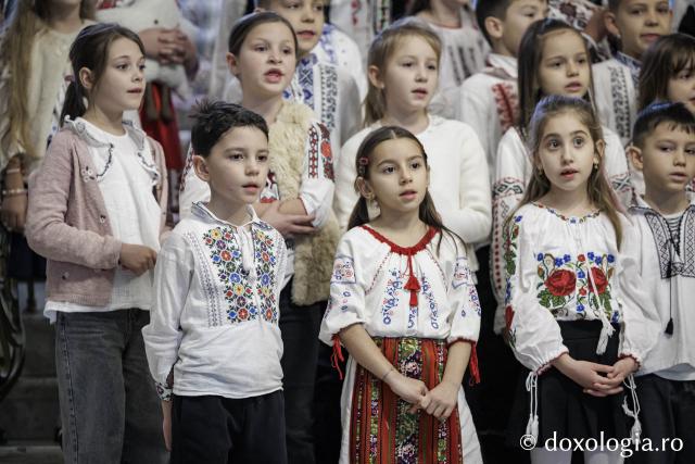 Școala Titu Maiorescu, Clasele I E și pregătitoare D – Colindători la Reședința Mitropolitană 2025