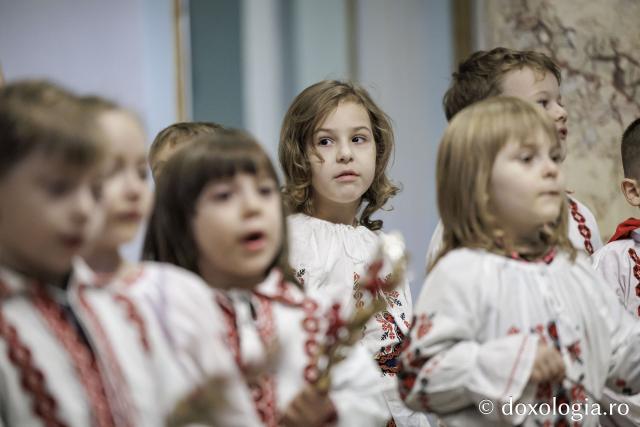 Grădinița nr. 21 din Iași – Colindători la Reședința Mitropolitană 2025