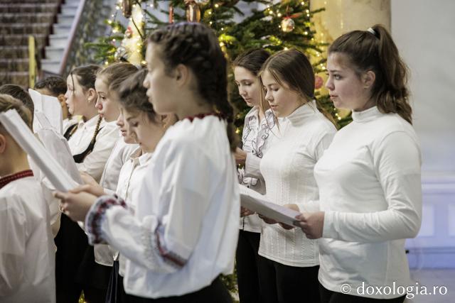 Corul Dămideni – Colindători la Reședința Mitropolitană 2025