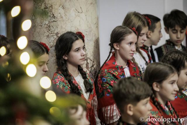 Corul Stejărelul, Bârnova – Colindători la Reședința Mitropolitană 2025