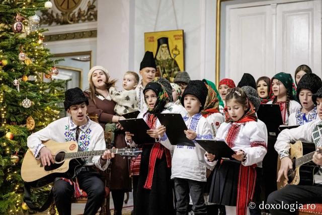 Parohia Mitoc din Protopopiatul Hârlău – Colindători la Reședința Mitropolitană 2025