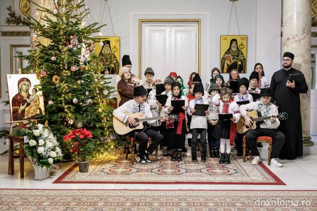 Parohia Mitoc din Protopopiatul Hârlău – Colindători la Reședința Mitropolitană 2025