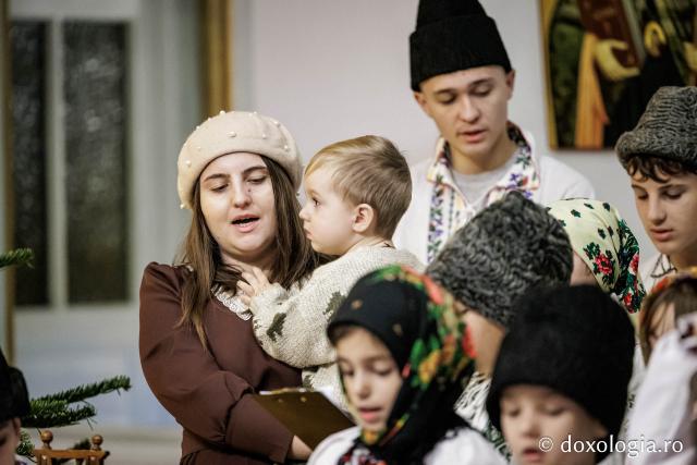 Parohia Mitoc din Protopopiatul Hârlău – Colindători la Reședința Mitropolitană 2025