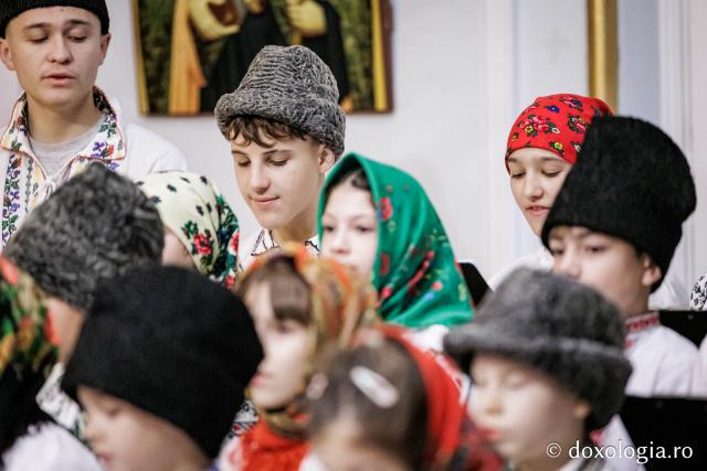 Parohia Mitoc din Protopopiatul Hârlău – Colindători la Reședința Mitropolitană 2025