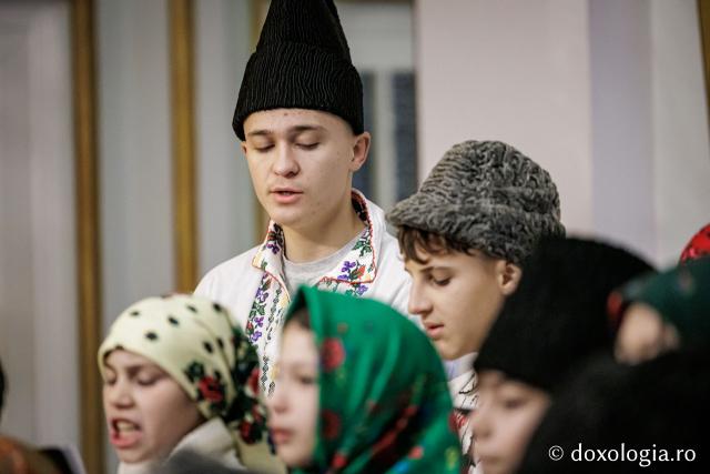 Parohia Mitoc din Protopopiatul Hârlău – Colindători la Reședința Mitropolitană 2025