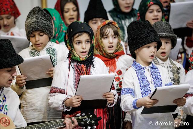 Parohia Mitoc din Protopopiatul Hârlău – Colindători la Reședința Mitropolitană 2025