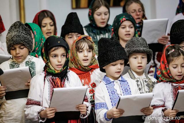 Parohia Mitoc din Protopopiatul Hârlău – Colindători la Reședința Mitropolitană 2025