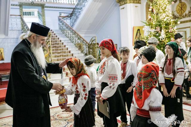 Parohia Mitoc din Protopopiatul Hârlău – Colindători la Reședința Mitropolitană 2025