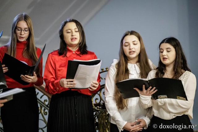 Corul „Sf. Nicolae” Domnesc – Colindători la Reședința Mitropolitană 2025