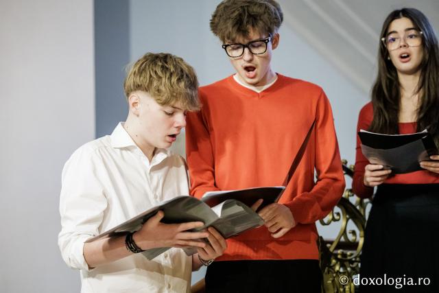 Corul „Sf. Nicolae” Domnesc – Colindători la Reședința Mitropolitană 2025