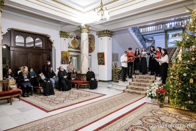 Corul „Sf. Nicolae” Domnesc – Colindători la Reședința Mitropolitană 2025