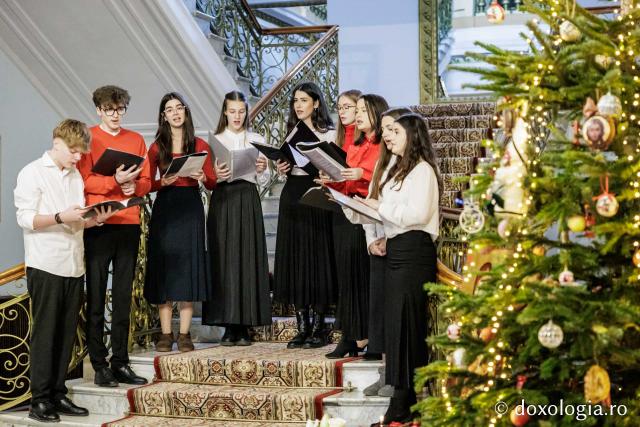 Corul „Sf. Nicolae” Domnesc – Colindători la Reședința Mitropolitană 2025