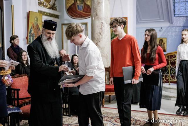 Corul „Sf. Nicolae” Domnesc – Colindători la Reședința Mitropolitană 2025