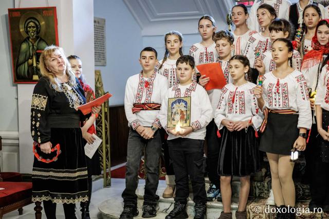 Colegiul „Mihail Sadoveanu” din Pașcani – Colindători la Reședința Mitropolitană 2025