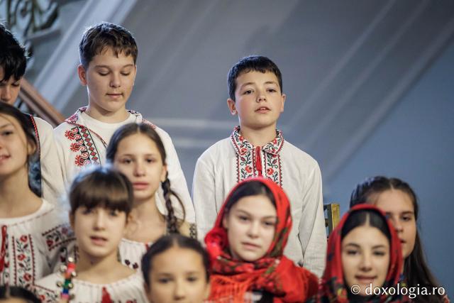 Colegiul „Mihail Sadoveanu” din Pașcani – Colindători la Reședința Mitropolitană 2025