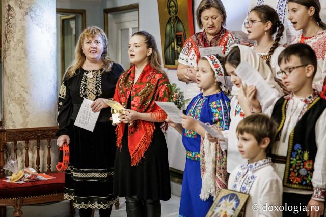 Parohia Vrătești – Colindători la Reședința Mitropolitană 2025