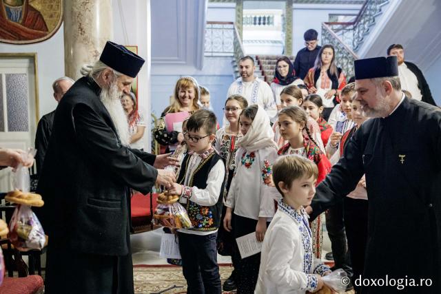 Parohia Vrătești – Colindători la Reședința Mitropolitană 2025