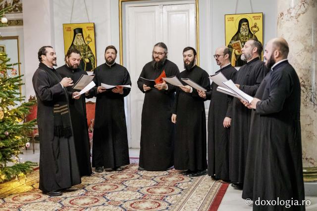 Corul Apostolii – Colindători la Reședința Mitropolitană 2025