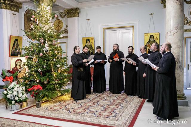 Corul Apostolii – Colindători la Reședința Mitropolitană 2025