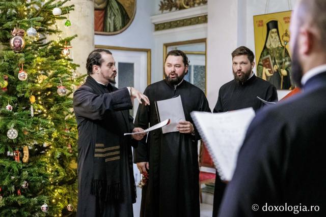 Corul Apostolii – Colindători la Reședința Mitropolitană 2025