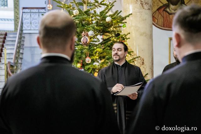 Corul Apostolii – Colindători la Reședința Mitropolitană 2025