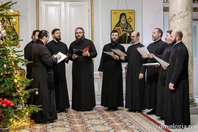Corul Apostolii – Colindători la Reședința Mitropolitană 2025