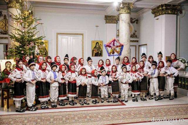 Ansamblul Hurgheșul și Hurgheșelu din parohia Feredeni – Colindători la Reședința Mitropolitană 2025