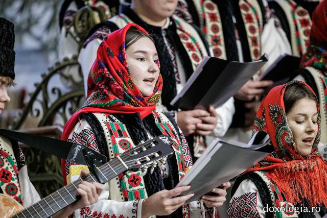 Ansamblul Hurgheșul și Hurgheșelu din parohia Feredeni – Colindători la Reședința Mitropolitană 2025