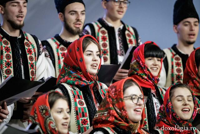Ansamblul Hurgheșul și Hurgheșelu din parohia Feredeni – Colindători la Reședința Mitropolitană 2025