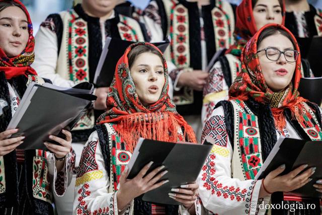 Ansamblul Hurgheșul și Hurgheșelu din parohia Feredeni – Colindători la Reședința Mitropolitană 2025