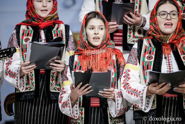 Ansamblul Hurgheșul și Hurgheșelu din parohia Feredeni – Colindători la Reședința Mitropolitană 2025