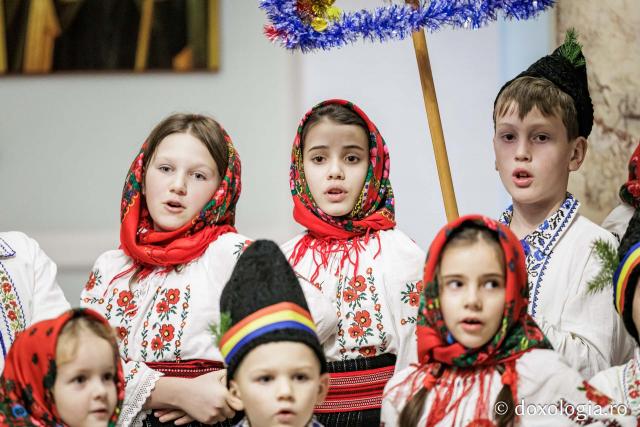 Ansamblul Hurgheșul și Hurgheșelu din parohia Feredeni – Colindători la Reședința Mitropolitană 2025