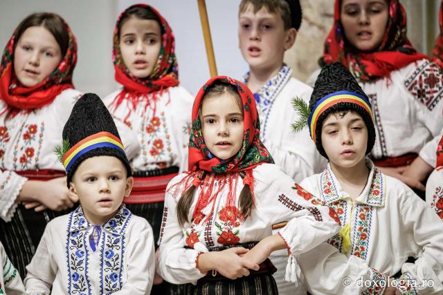 Ansamblul Hurgheșul și Hurgheșelu din parohia Feredeni – Colindători la Reședința Mitropolitană 2025