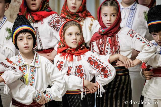 Ansamblul Hurgheșul și Hurgheșelu din parohia Feredeni – Colindători la Reședința Mitropolitană 2025