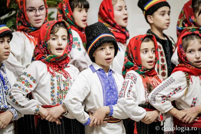 Ansamblul Hurgheșul și Hurgheșelu din parohia Feredeni – Colindători la Reședința Mitropolitană 2025