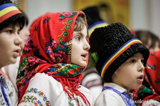 Ansamblul Hurgheșul și Hurgheșelu din parohia Feredeni – Colindători la Reședința Mitropolitană 2025