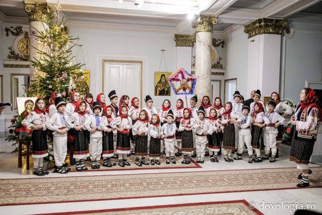 Ansamblul Hurgheșul și Hurgheșelu din parohia Feredeni – Colindători la Reședința Mitropolitană 2025