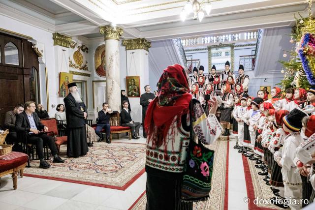 Ansamblul Hurgheșul și Hurgheșelu din parohia Feredeni – Colindători la Reședința Mitropolitană 2025