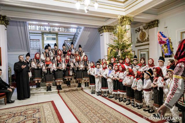 Ansamblul Hurgheșul și Hurgheșelu din parohia Feredeni – Colindători la Reședința Mitropolitană 2025