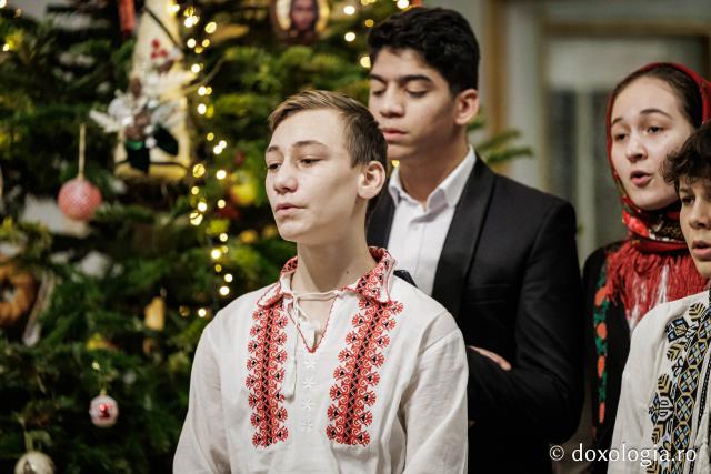 Parohia Hârlău – Colindători la Reședința Mitropolitană 2025