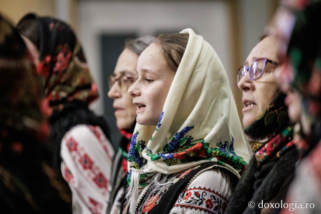 Parohia Hârlău – Colindători la Reședința Mitropolitană 2025