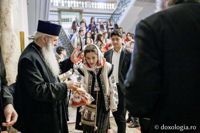 Parohia Hârlău – Colindători la Reședința Mitropolitană 2025