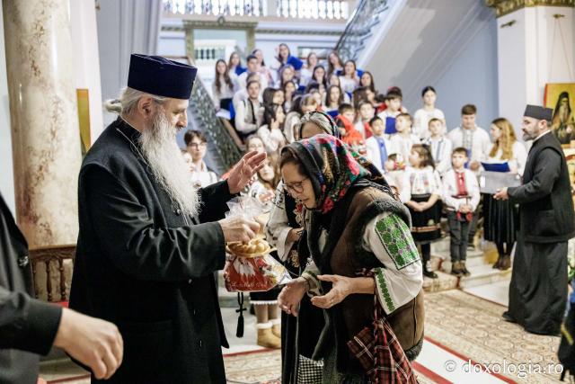 Parohia Hârlău – Colindători la Reședința Mitropolitană 2025