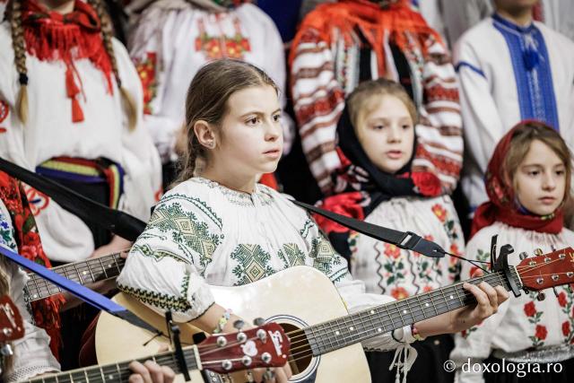  Parohia Rădeni din Protopopiatul Tg. Neamț – Colindători la Reședința Mitropolitană 2025