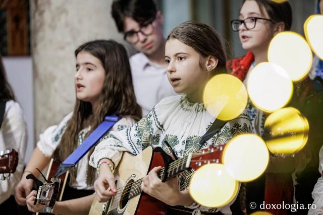  Parohia Rădeni din Protopopiatul Tg. Neamț – Colindători la Reședința Mitropolitană 2025