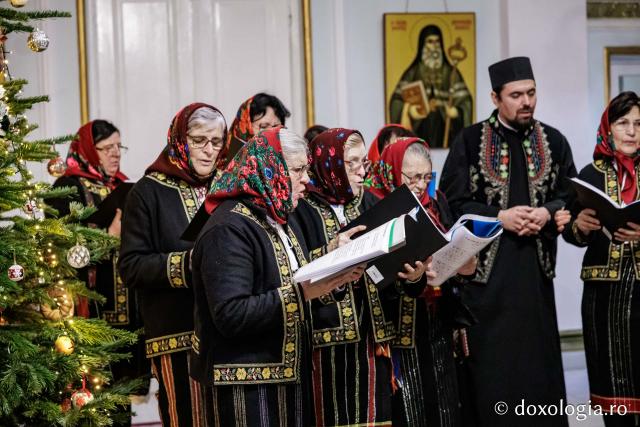 Parohia Focuri – Colindători la Reședința Mitropolitană 2025