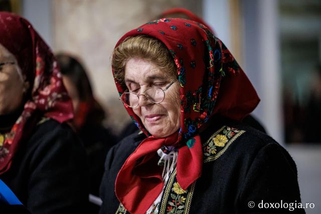 Parohia Focuri – Colindători la Reședința Mitropolitană 2025