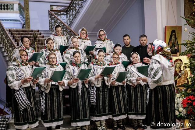 Corul Bucuria Credinței din Parohia Ciurea – Colindători la Reședința Mitropolitană 2025