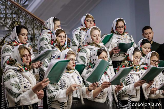 Corul Bucuria Credinței din Parohia Ciurea – Colindători la Reședința Mitropolitană 2025