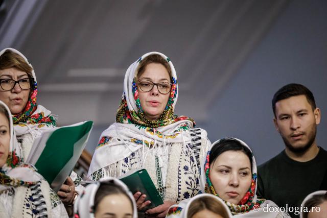 Corul Bucuria Credinței din Parohia Ciurea – Colindători la Reședința Mitropolitană 2025